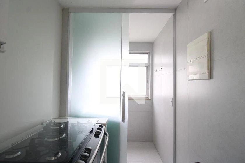 2-bedroom apartment in a building with a gym — photo 14