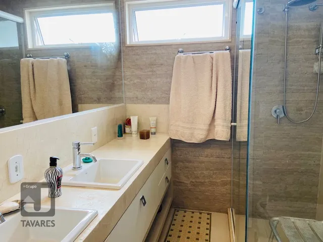 Penthouse with 4 bedrooms and 3 bathrooms — photo 25