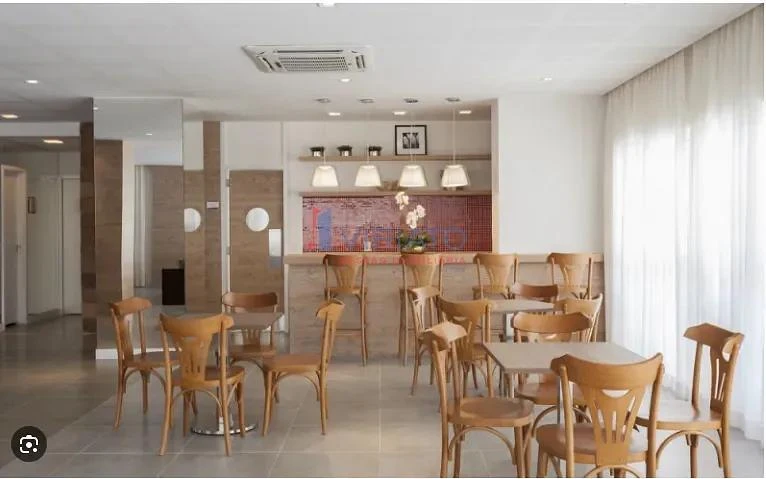 Apartment with 5 bedrooms and 2 bathrooms plus a balcony — photo 10