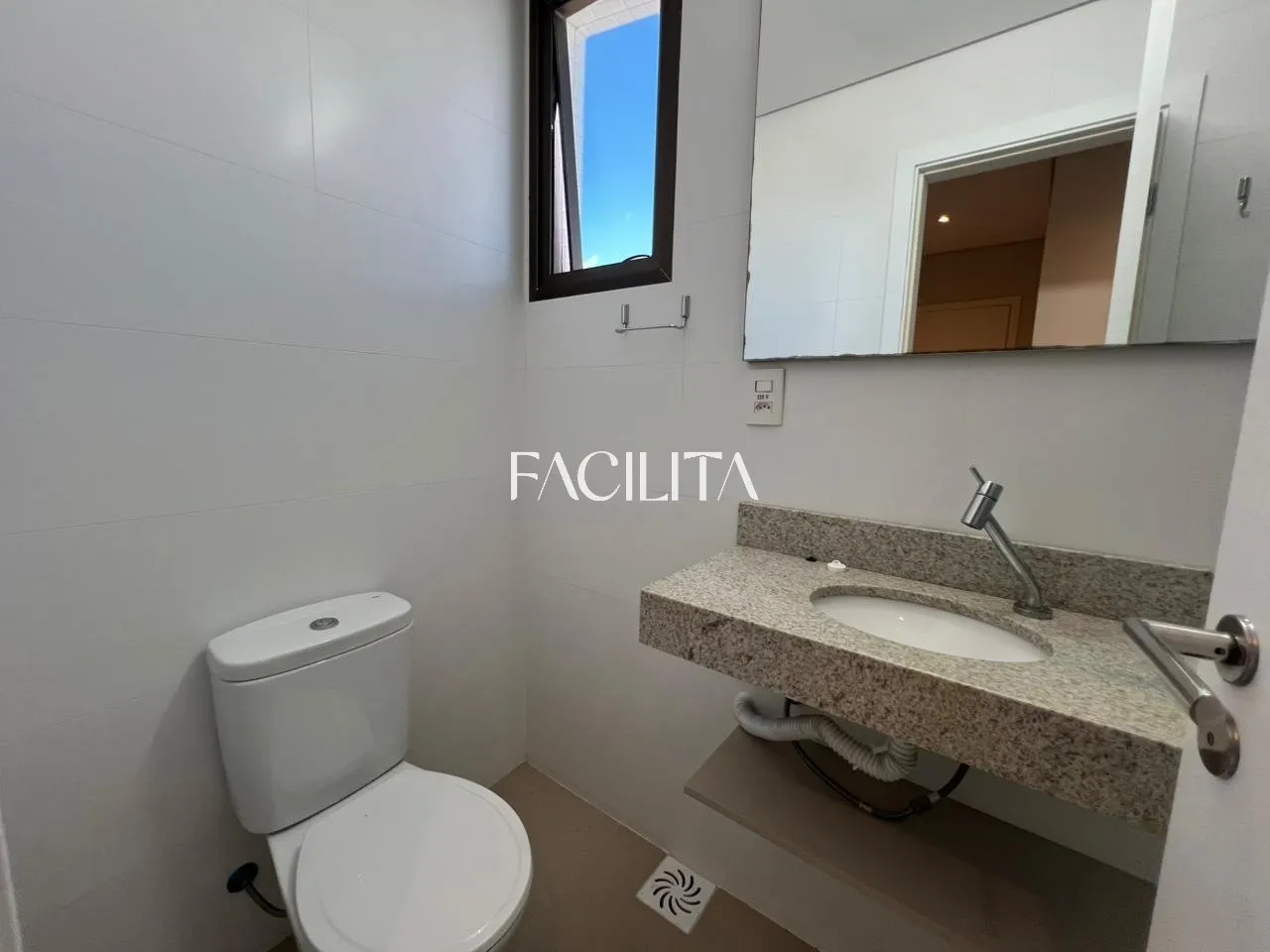 Furnished 20 m² one-bedroom apartment with work corner — photo 10
