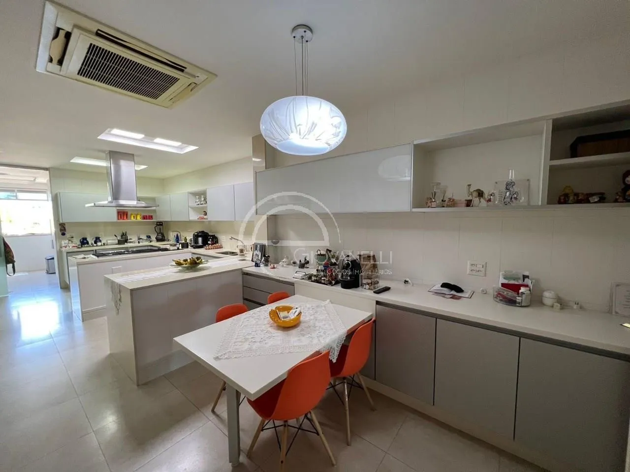 Квартира 400 м² з 4 спальнями та 5 ванними кімнатами — photo 31
