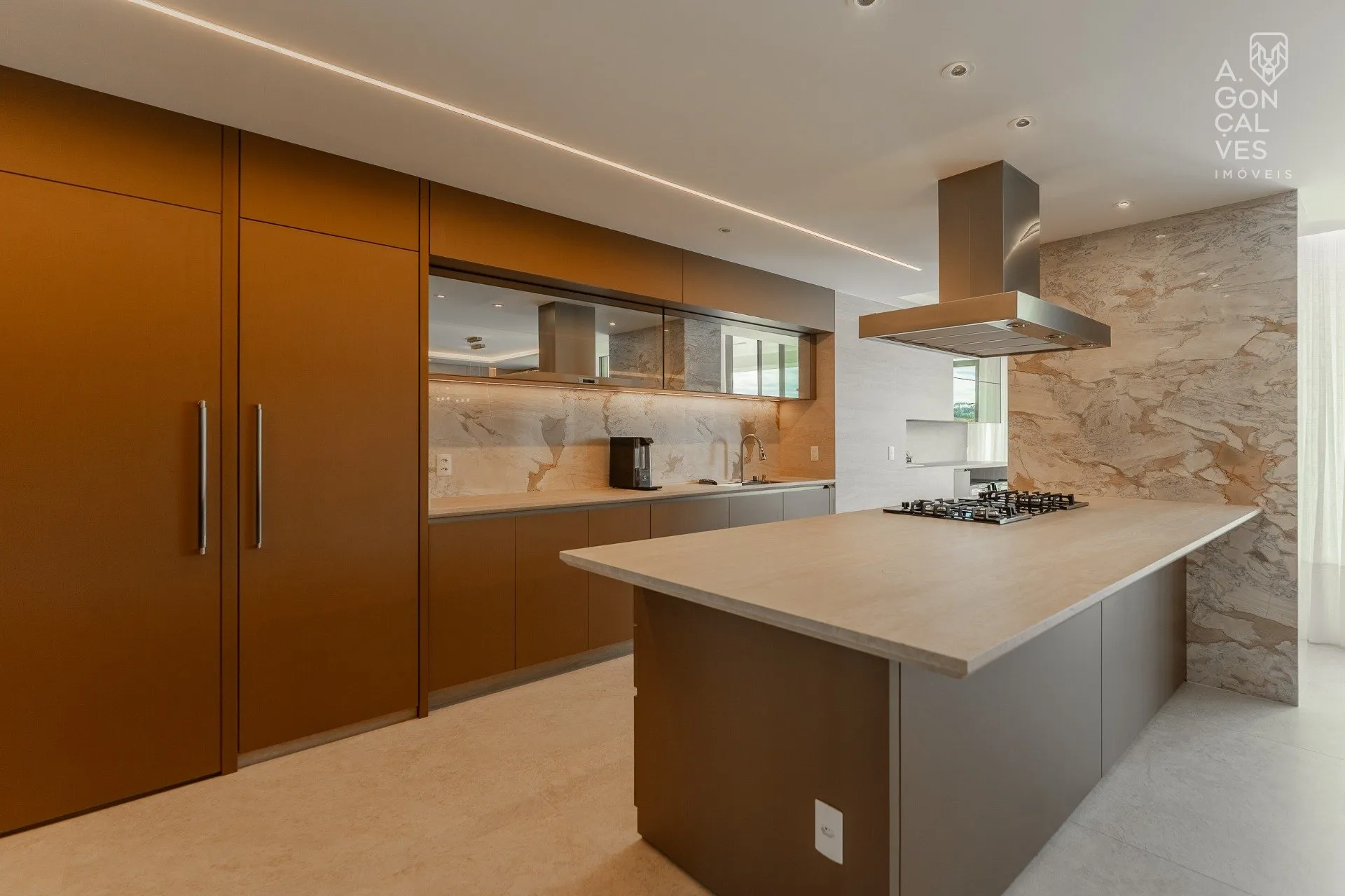 Furnished apartment with 3 suites and 257 m² — photo 33