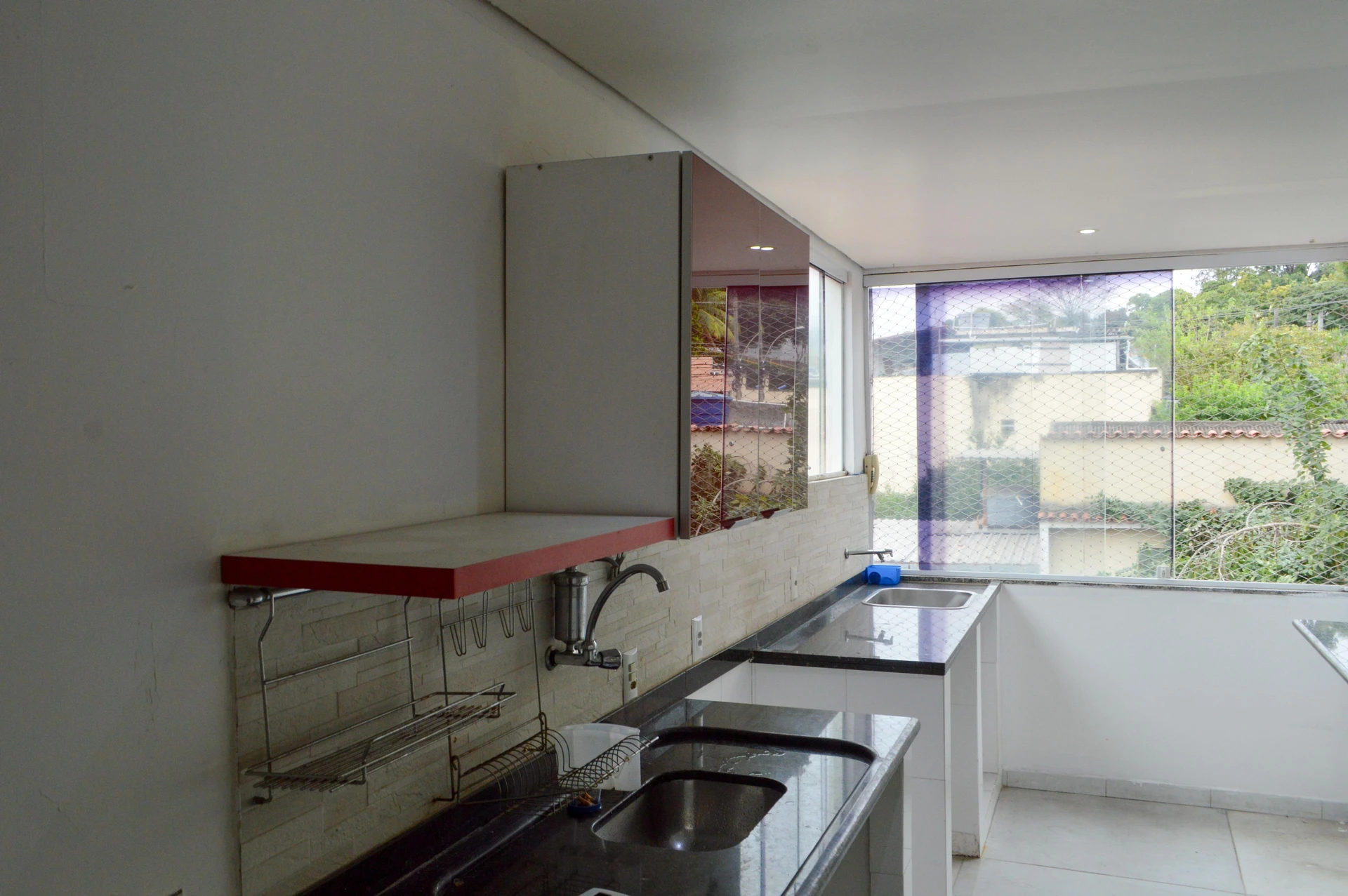 House, 60 m², with a glass-enclosed balcony — photo 3