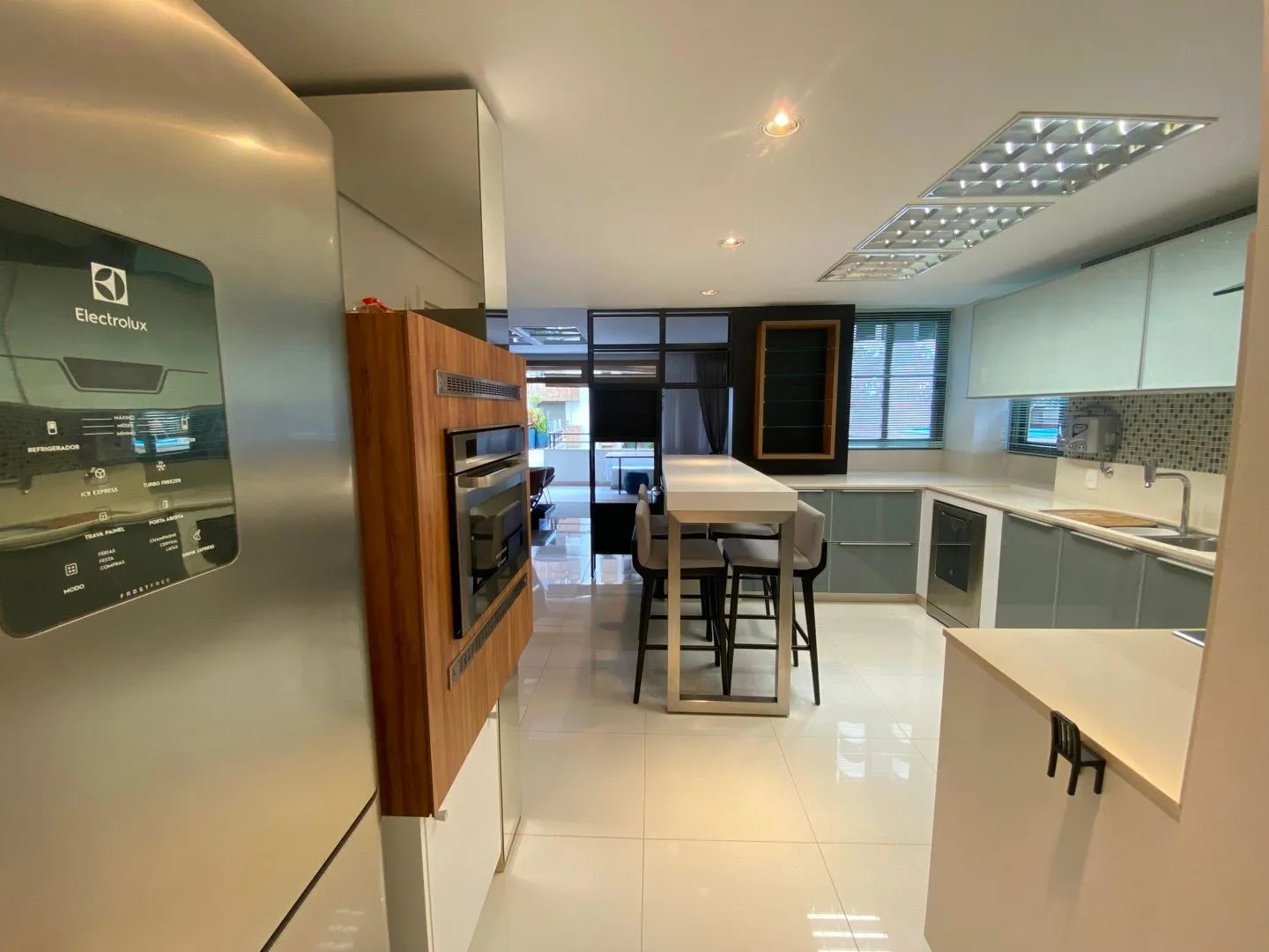 Балкон з грилем та 3 спальні: квартира 397 м² — photo 4