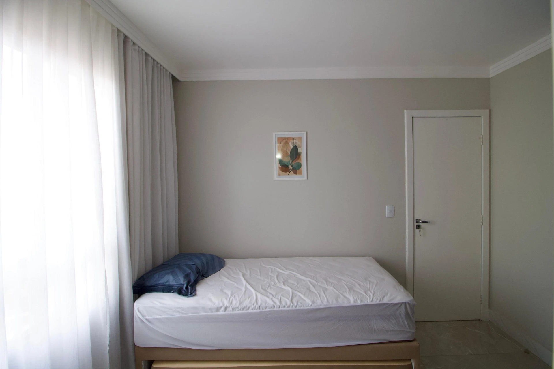 Floor-to-ceiling windows in a 2-bedroom apartment, 100 m² — photo 19