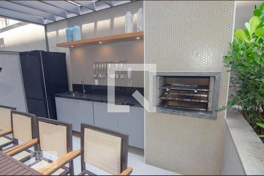 One-bedroom apartment in a building with a gym — photo 17