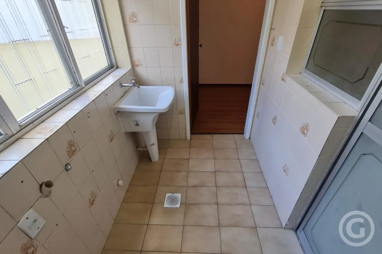 Apartment, 102 m², with wood or laminate floors — photo 13