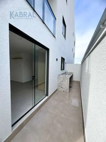 30 m² studio with balcony sink and built-in grill — photo 20