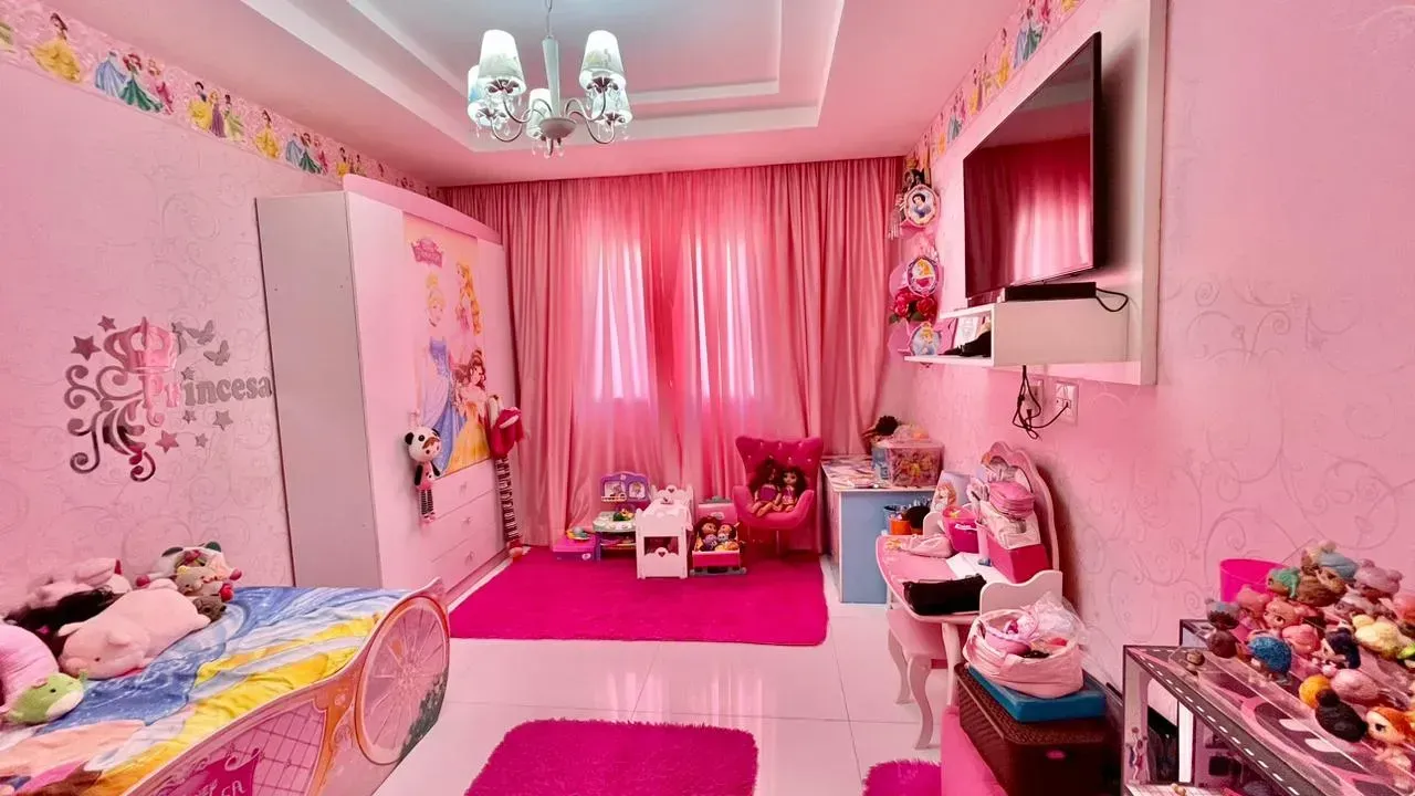 Triplex house with 4 bedrooms and fitted wardrobes — photo 18