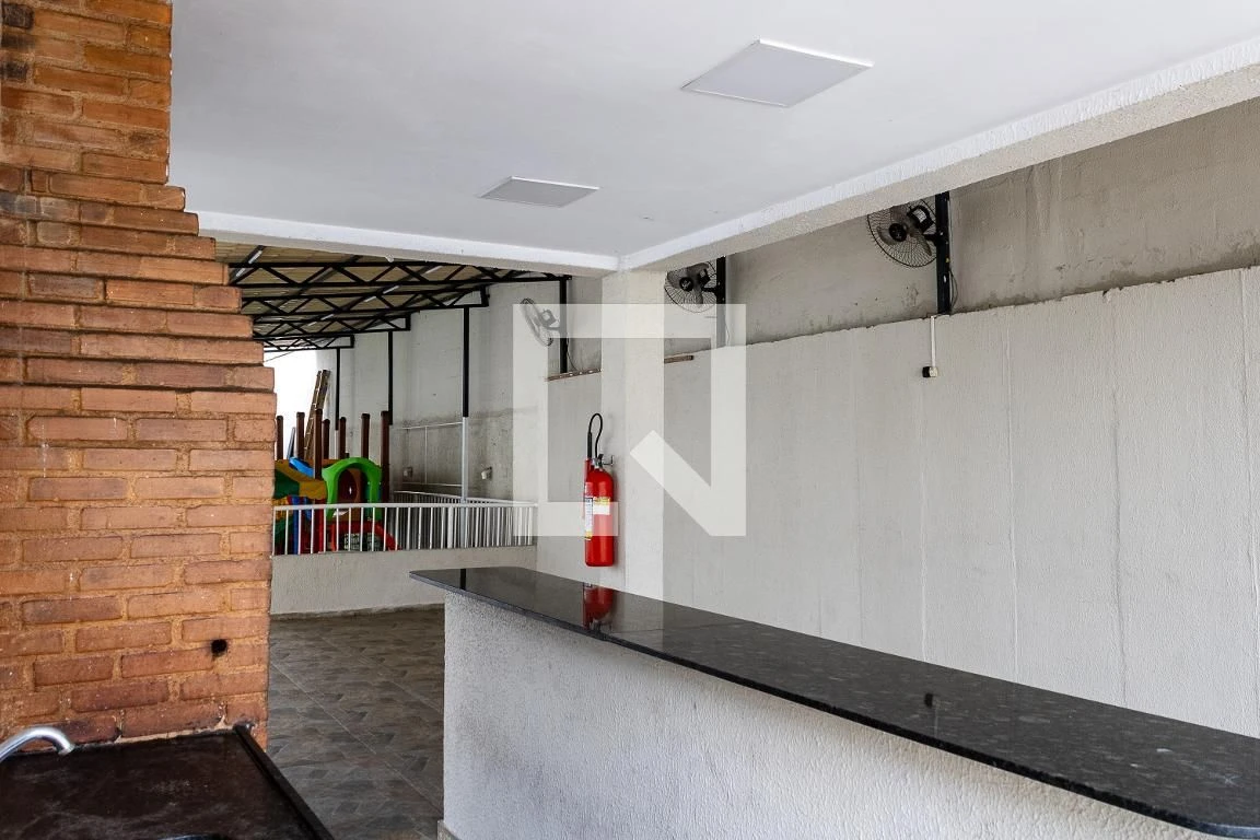 Apartamento con piso de cerámica, 2 dormitorios y 1 plaza — photo 33