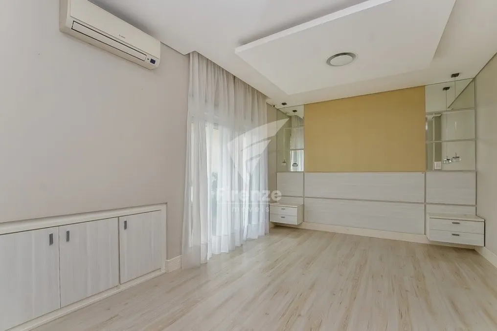 Furnished 352 m² apartment with 3 en-suite bedrooms — photo 25