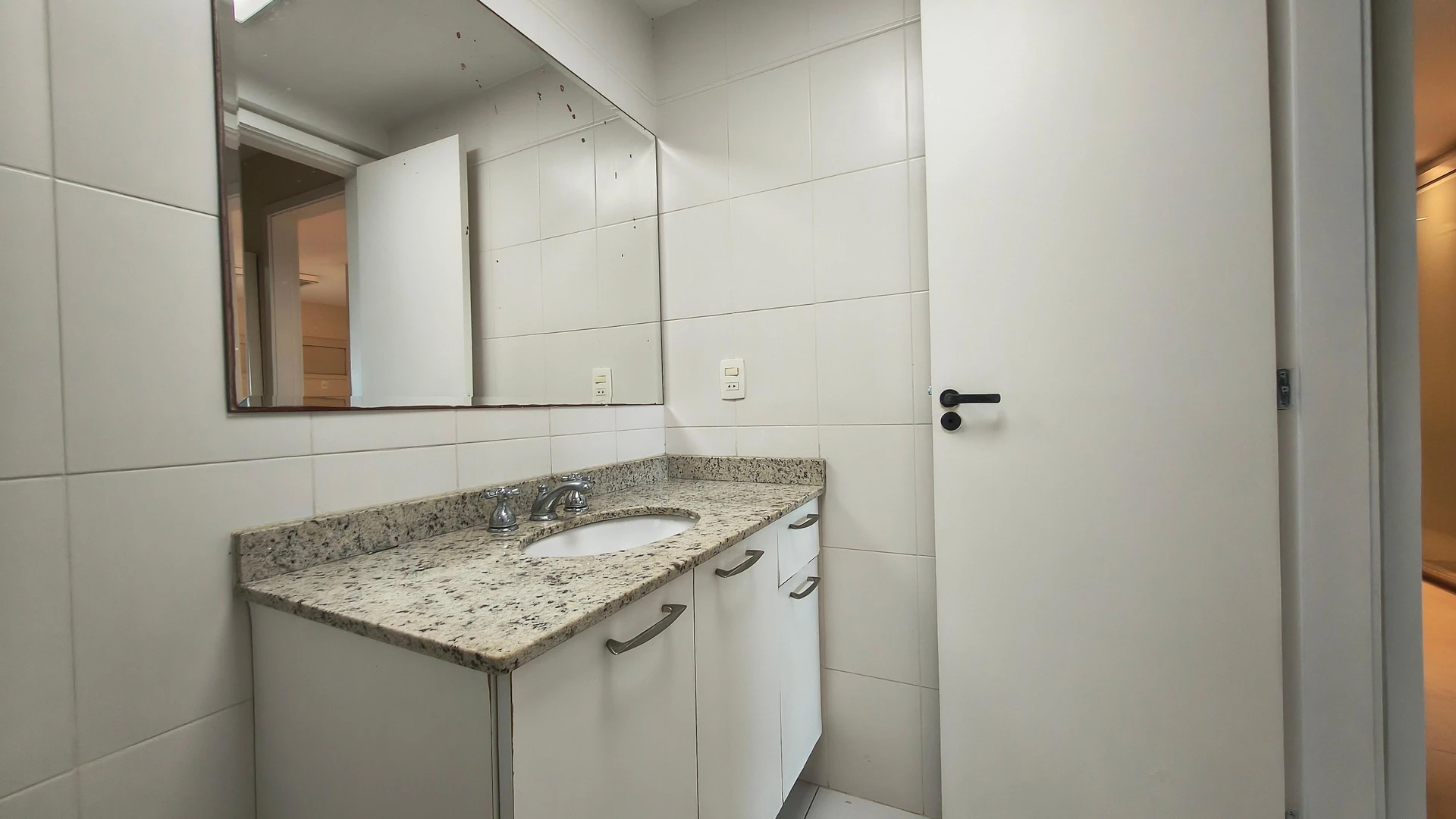 Rent-ready 2-bedroom apartment with balcony — photo 35