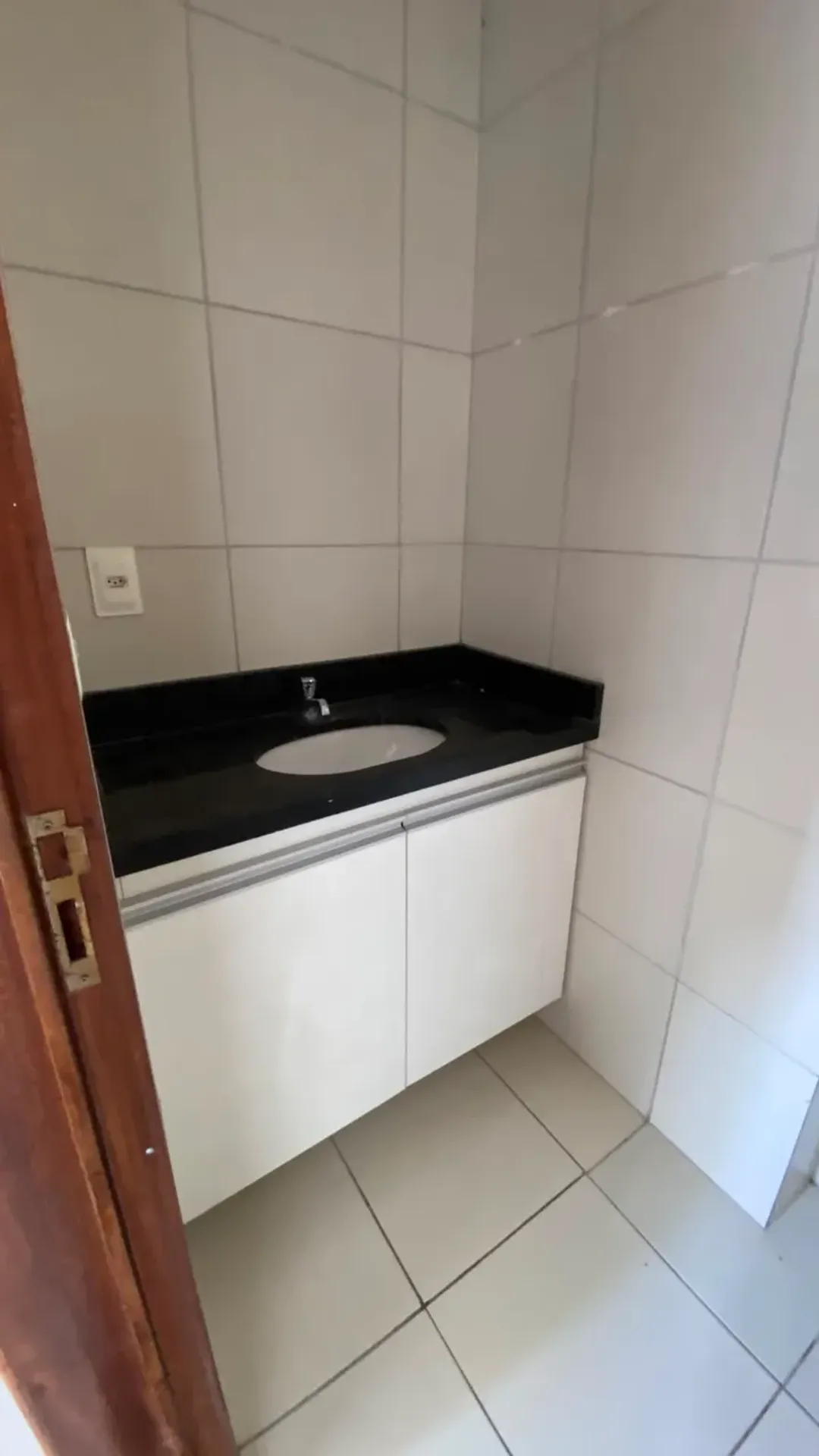 2-bedroom apartment with suite and private garden — photo 19