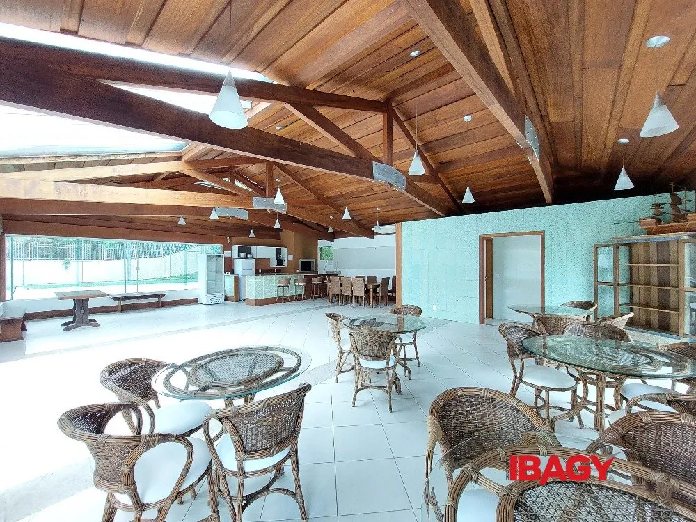 Apartamento com 3 dormitórios, 1 suíte e 130 m² — photo 23