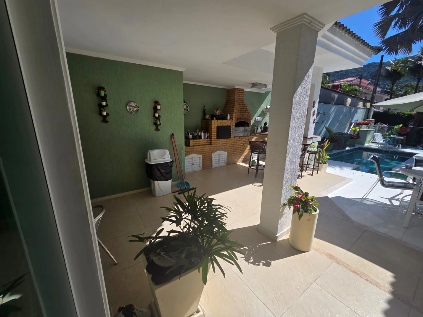 Casa mobiliada com 4 suítes e churrasqueira privativa — photo 2