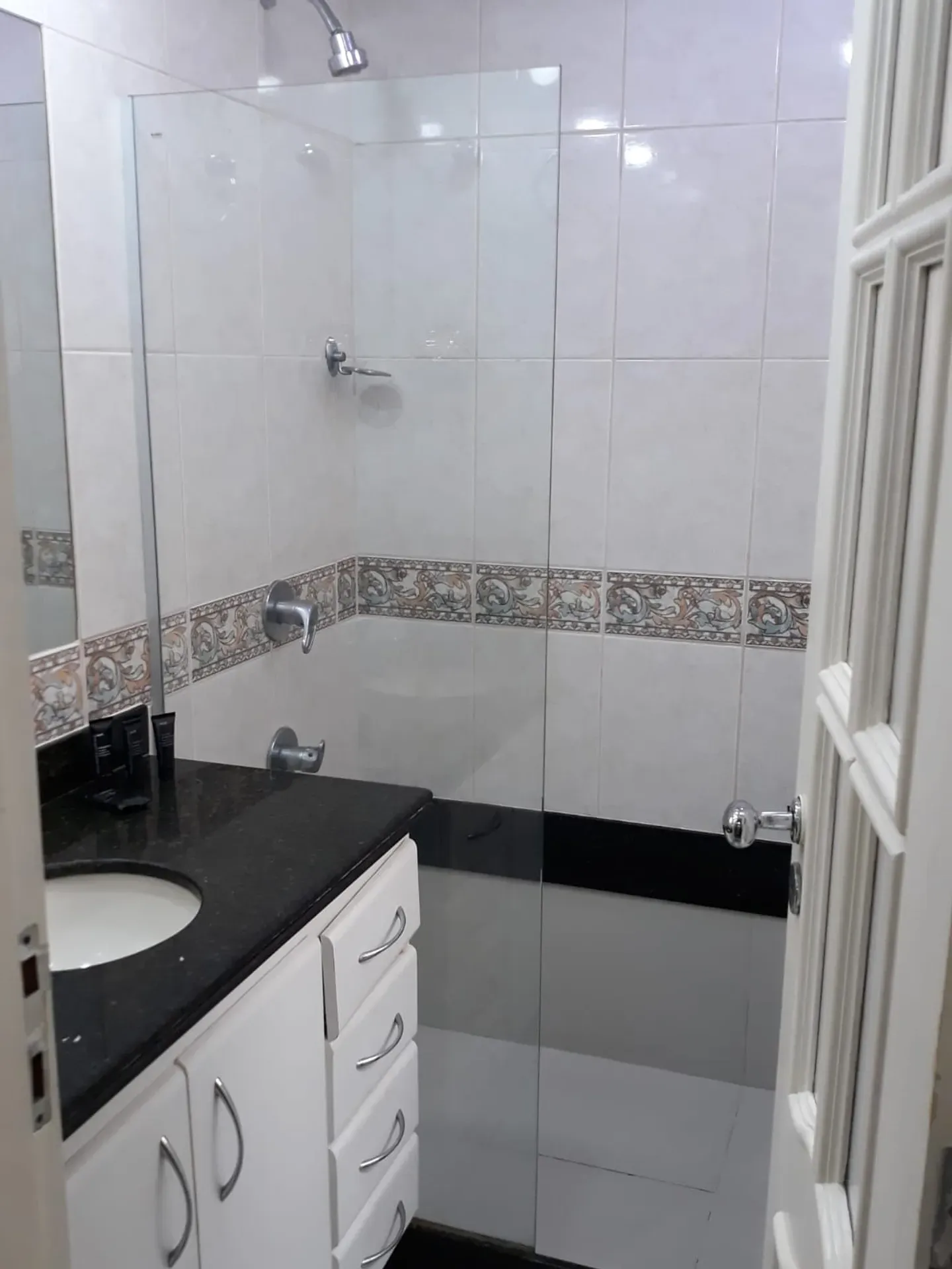 One-bedroom apartment with a home office in Rio de Janeiro — photo 23