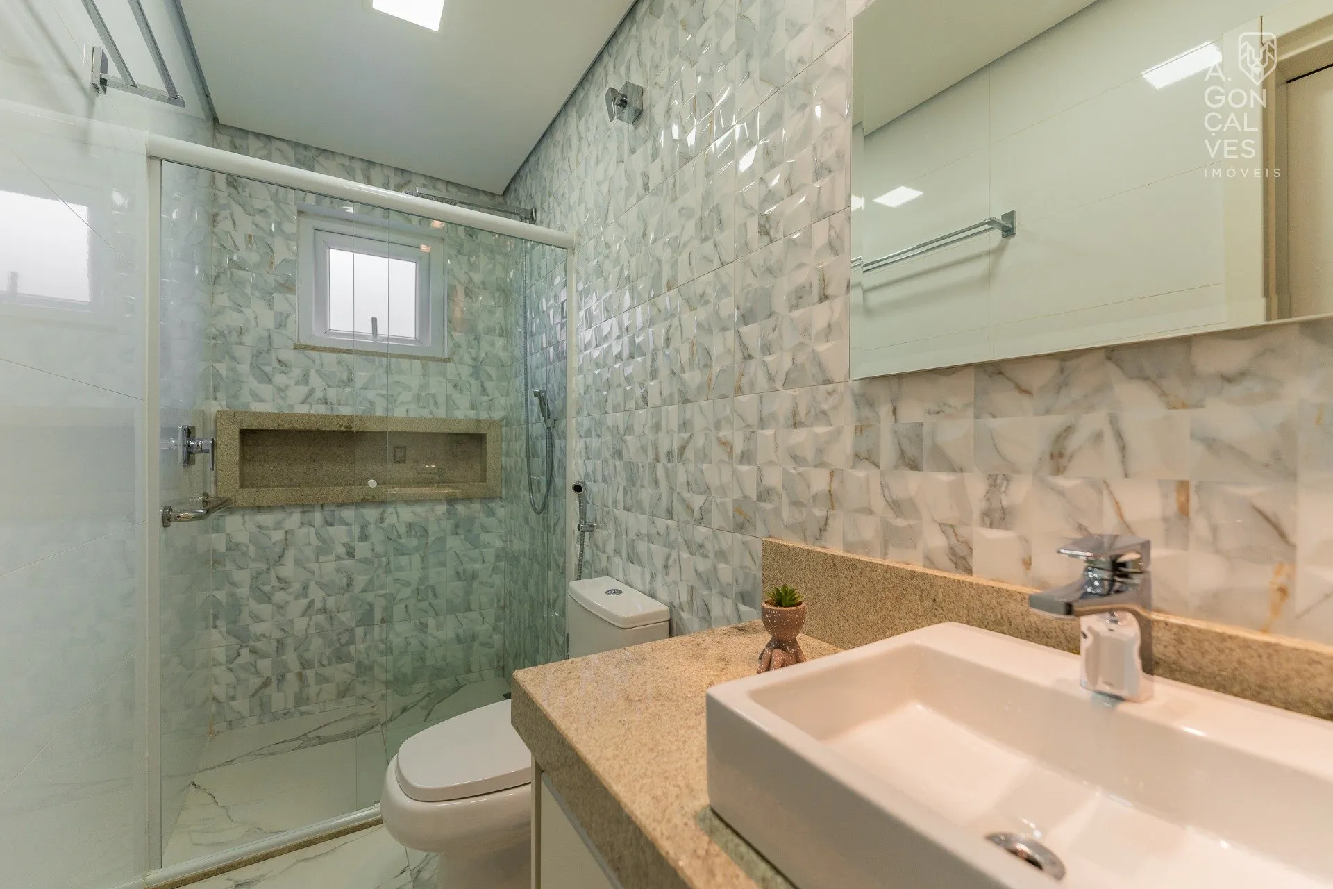House with 3 bedrooms and an open-plan kitchen — photo 18