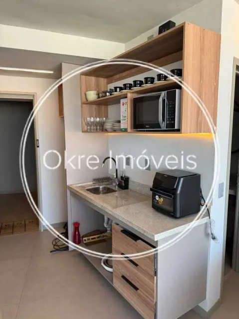 1-bedroom apartment with a glass-enclosed balcony — photo 5