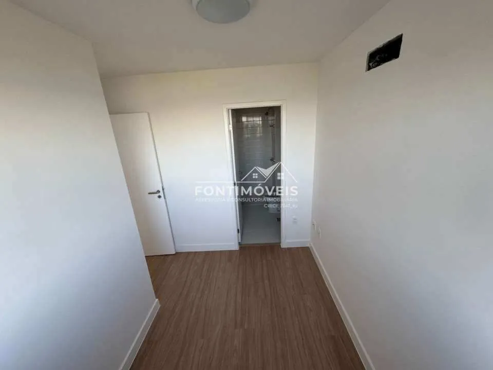 4-bedroom apartment with a balcony and 121 m² — photo 11