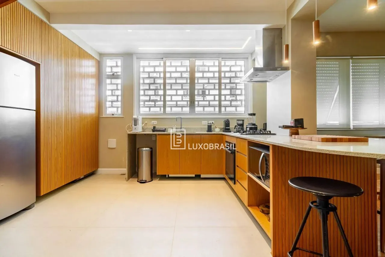 Furnished apartment with 2 bedrooms and 2 bathrooms and a terrace — photo 17