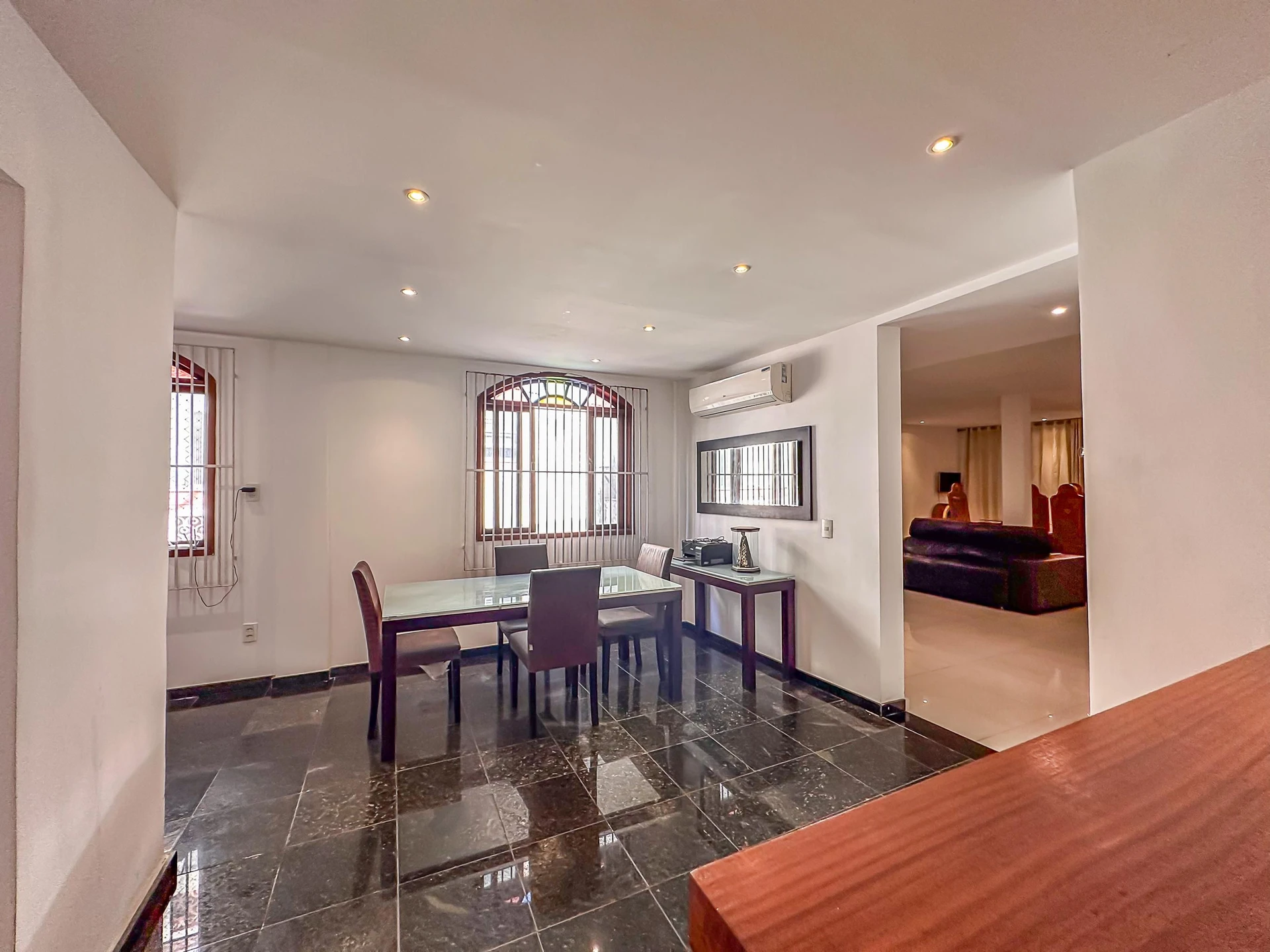 Furnished house with 3 bedrooms and a washing machine — photo 25