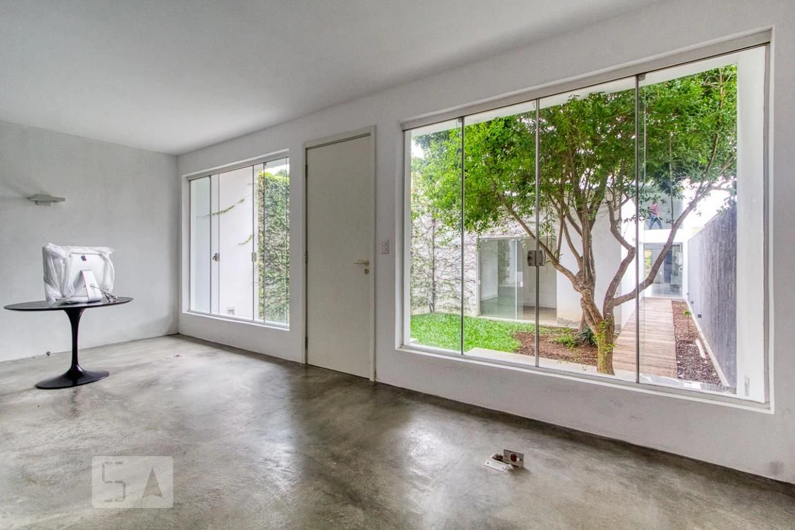 House with 3 bedrooms and 4 bathrooms with a closed kitchen — photo 27