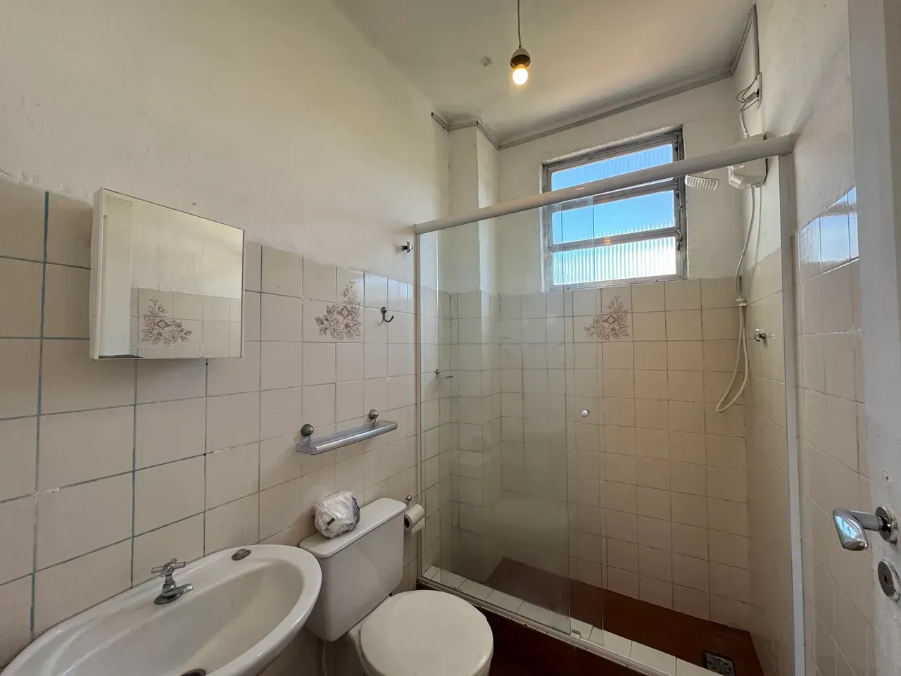 Apartment on the 6th floor with wood or laminate floors — photo 20