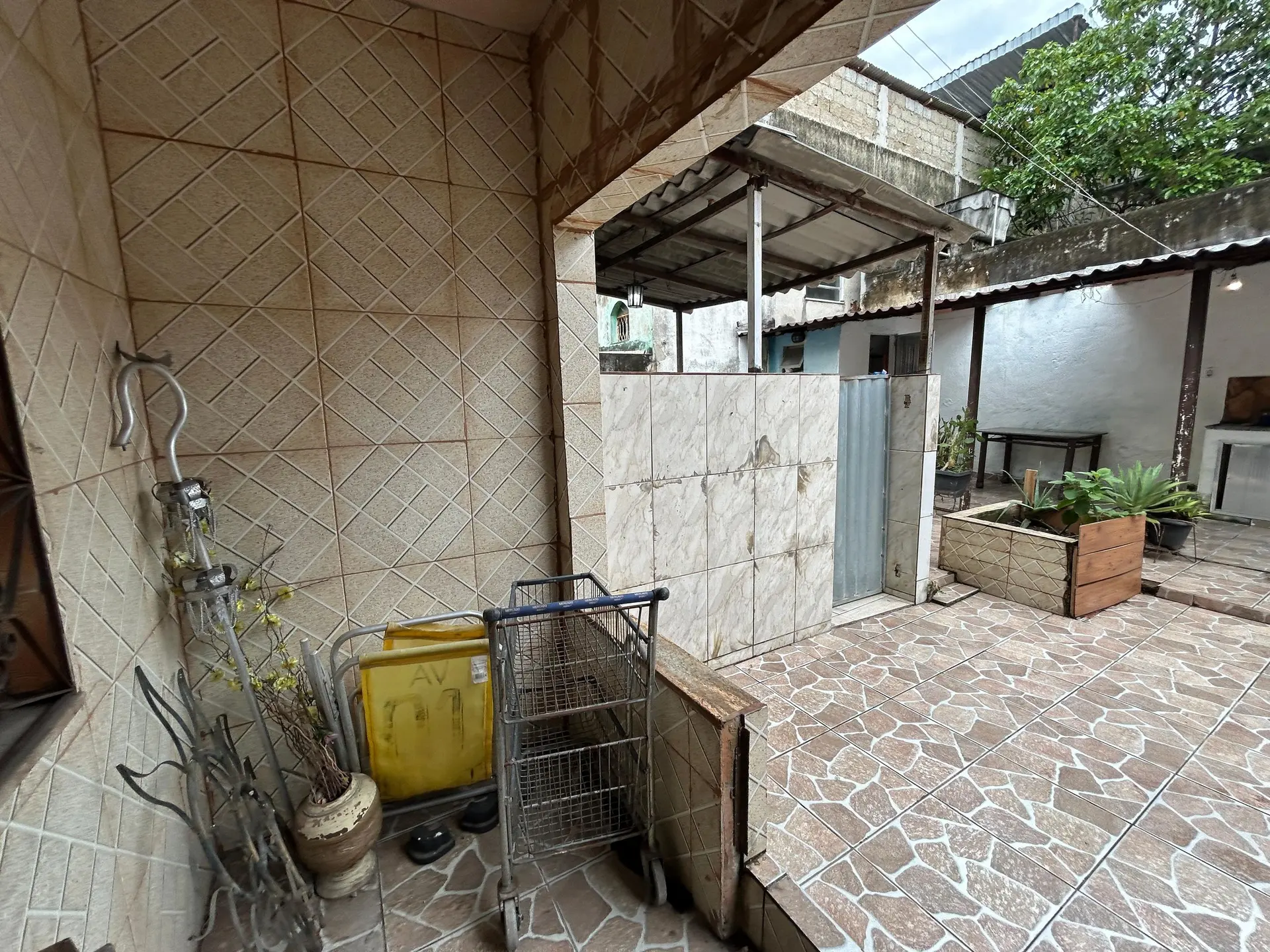 House for rent with 2 bedrooms, balcony and yard — photo 27