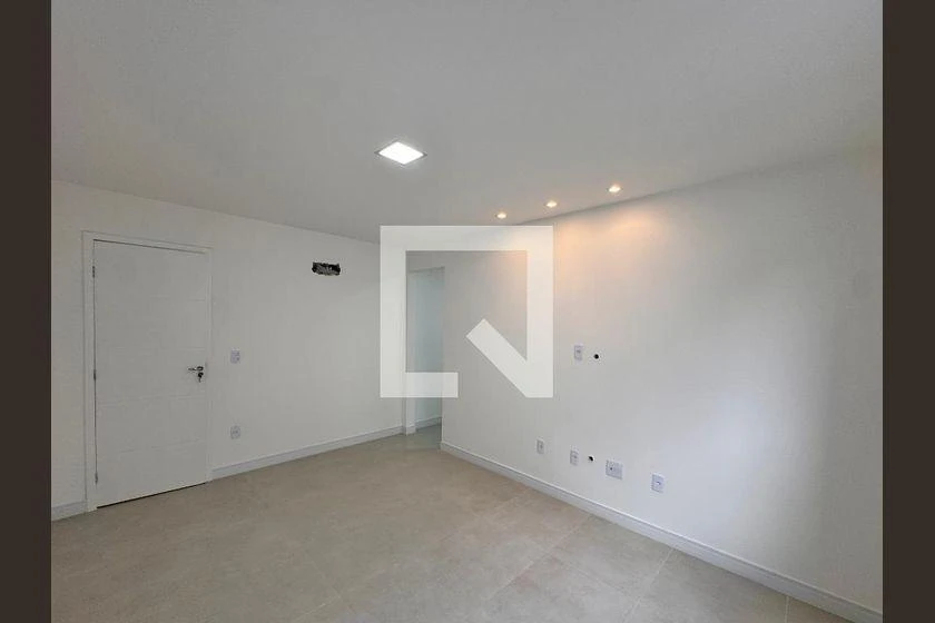 Rental house with 4 bedrooms and 222 m², balcony — photo 46