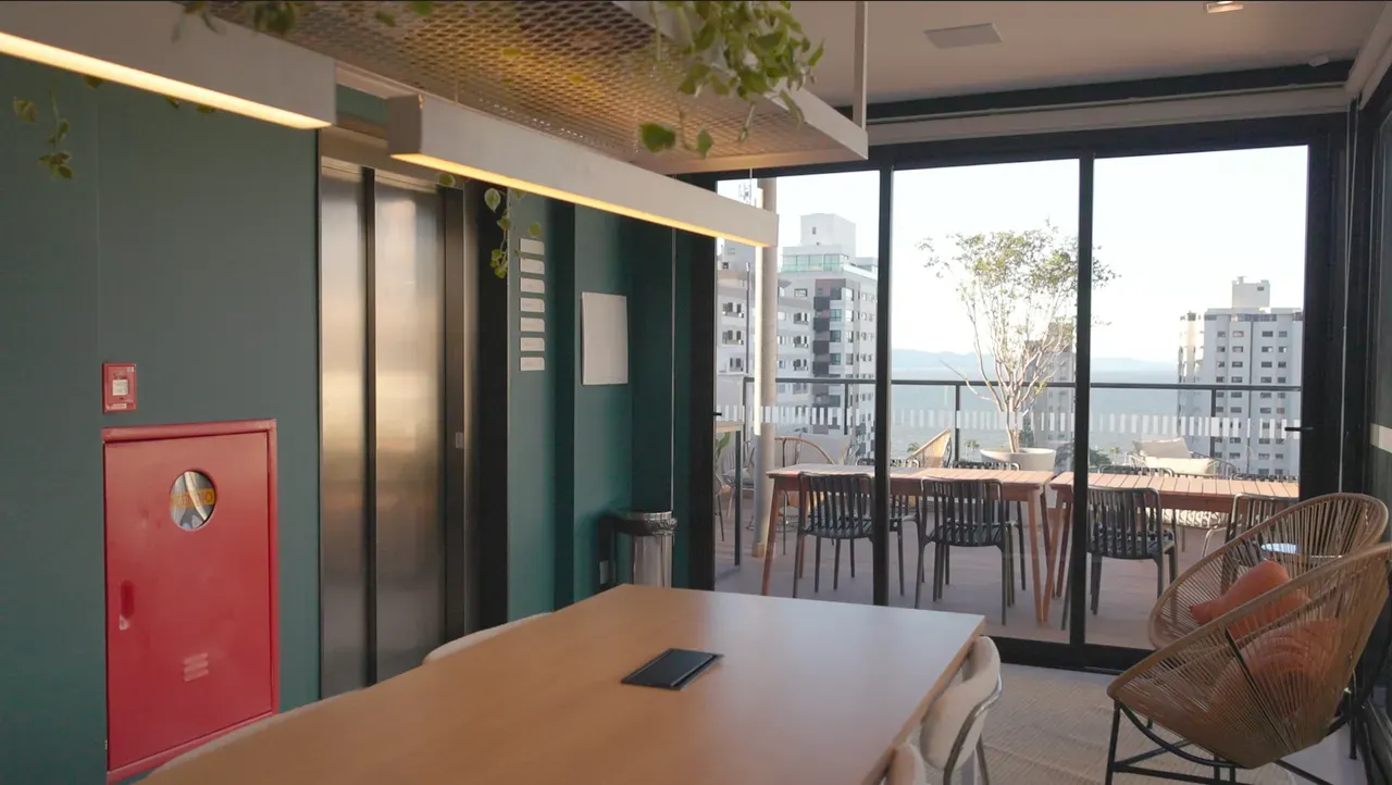 Apartamento mobiliado com cozinha em conceito aberto — photo 4