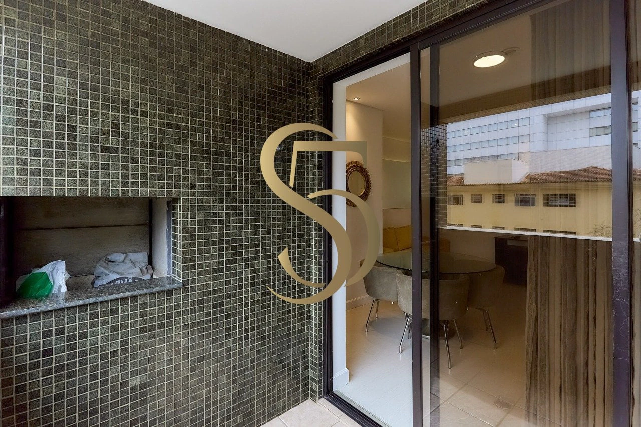 Bathtub in a one-bedroom apartment, 103 m² — photo 2