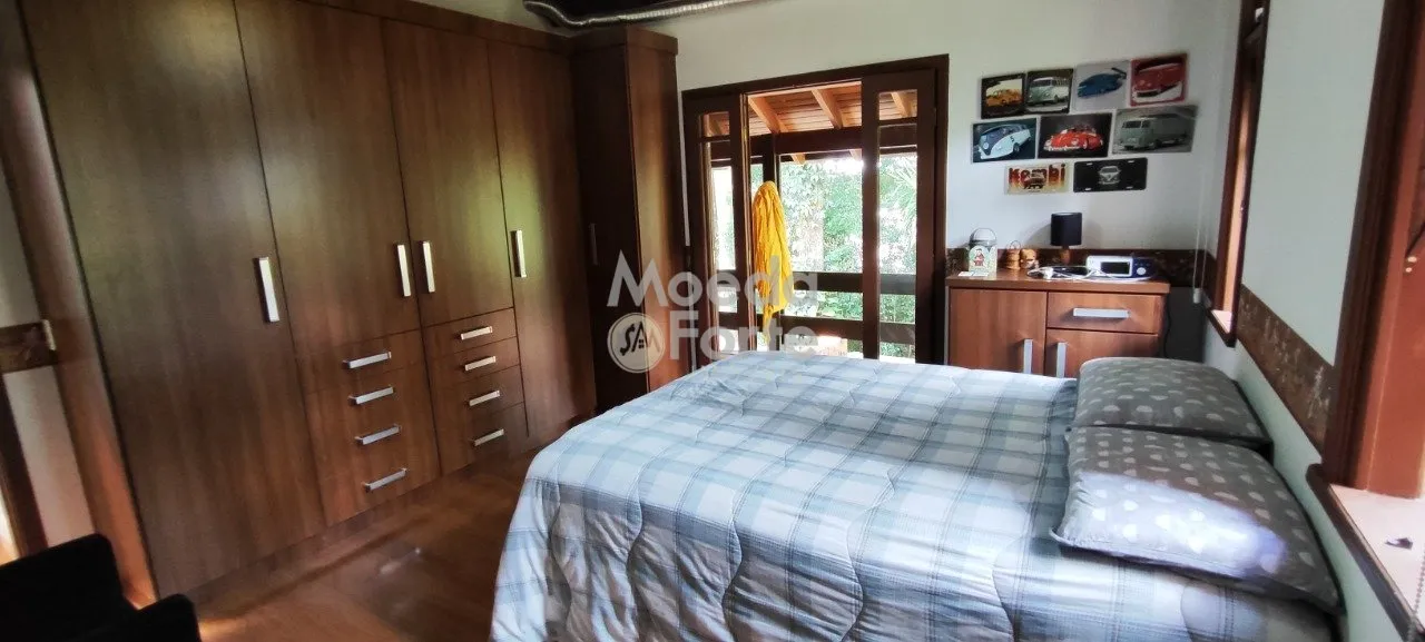 Furnished house with an open-plan kitchen and gas stove — photo 3