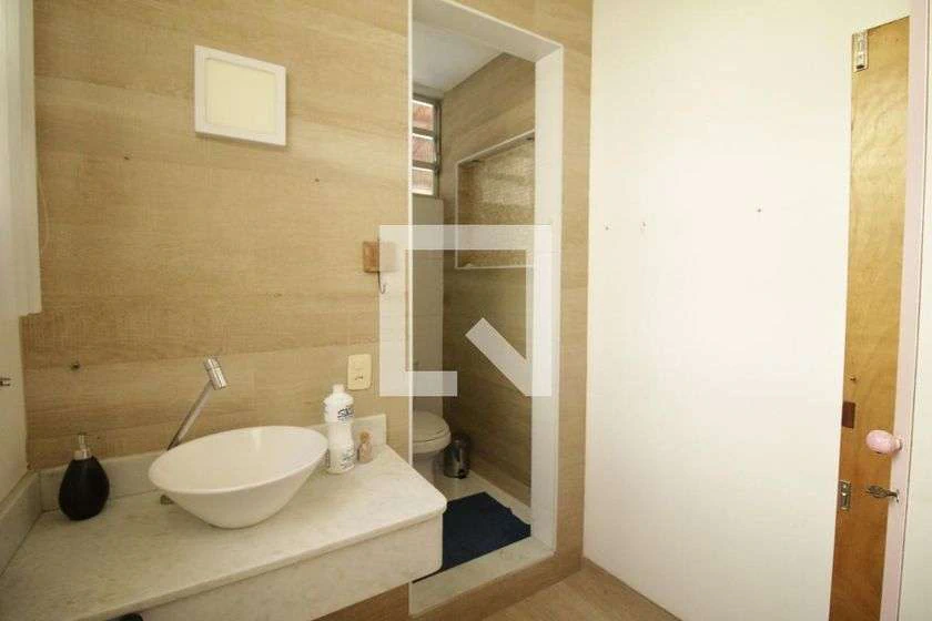 Casa de 381 m² com 7 quartos, 4 banheiros e jardim — photo 16