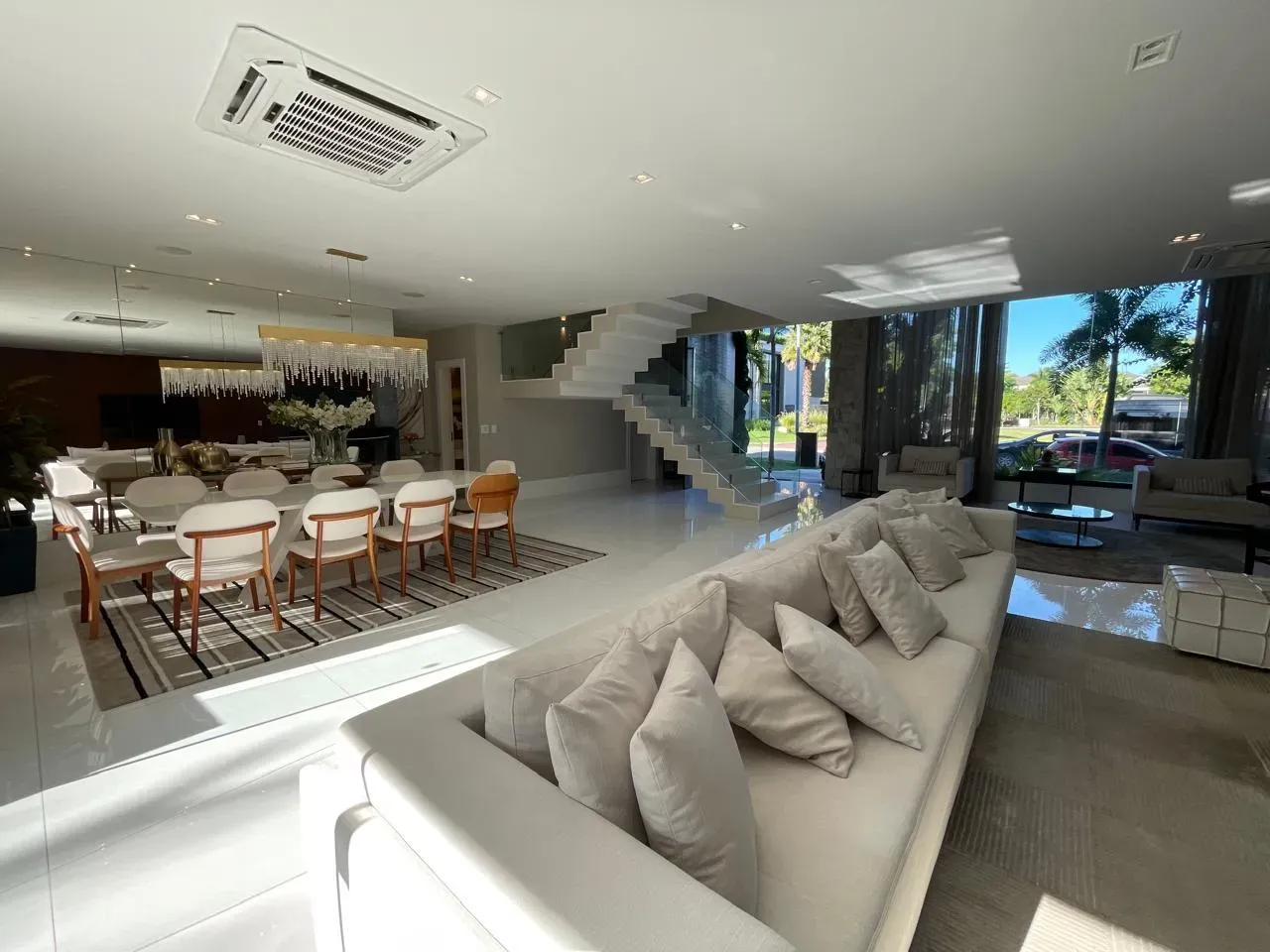 760 m² house with a private pool and a jacuzzi — photo 13