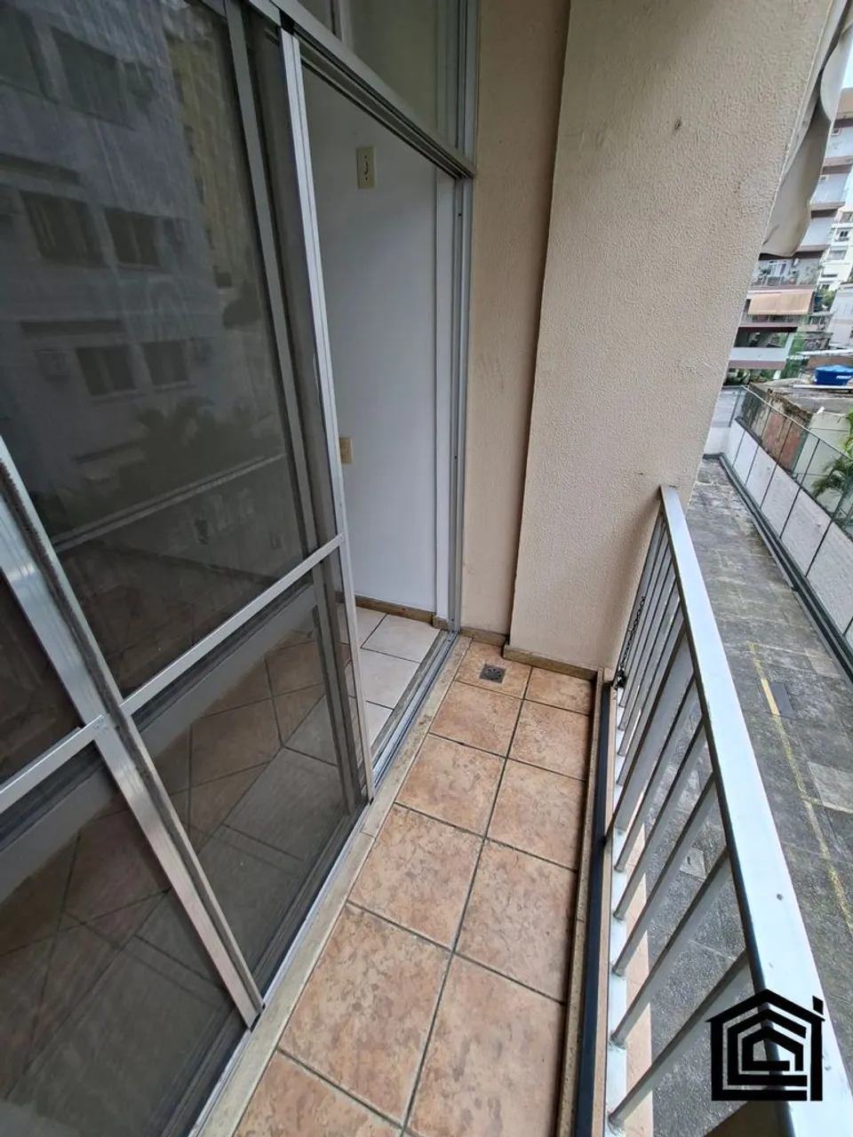 2-bedroom apartment with 2 bathrooms and balcony — photo 7