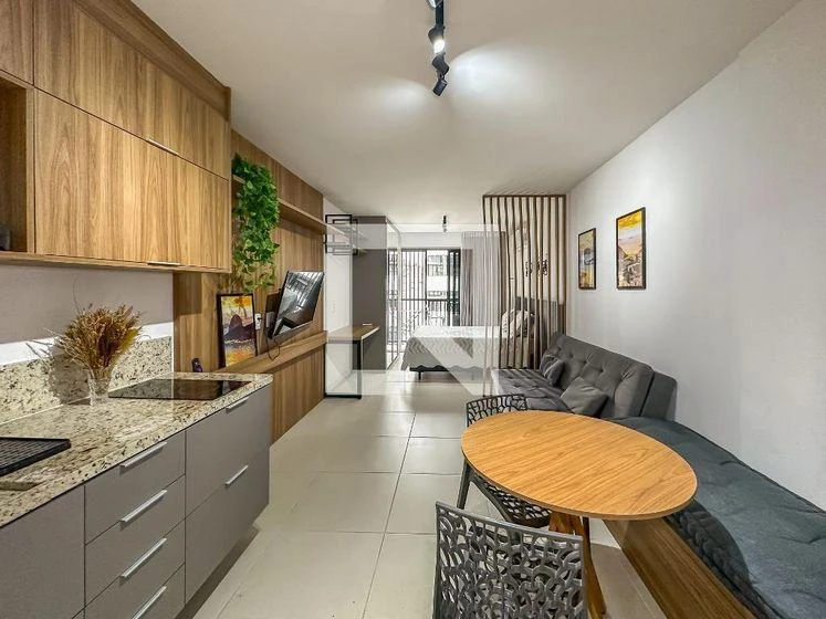 One-bedroom apartment in a building with a gym — photo 2