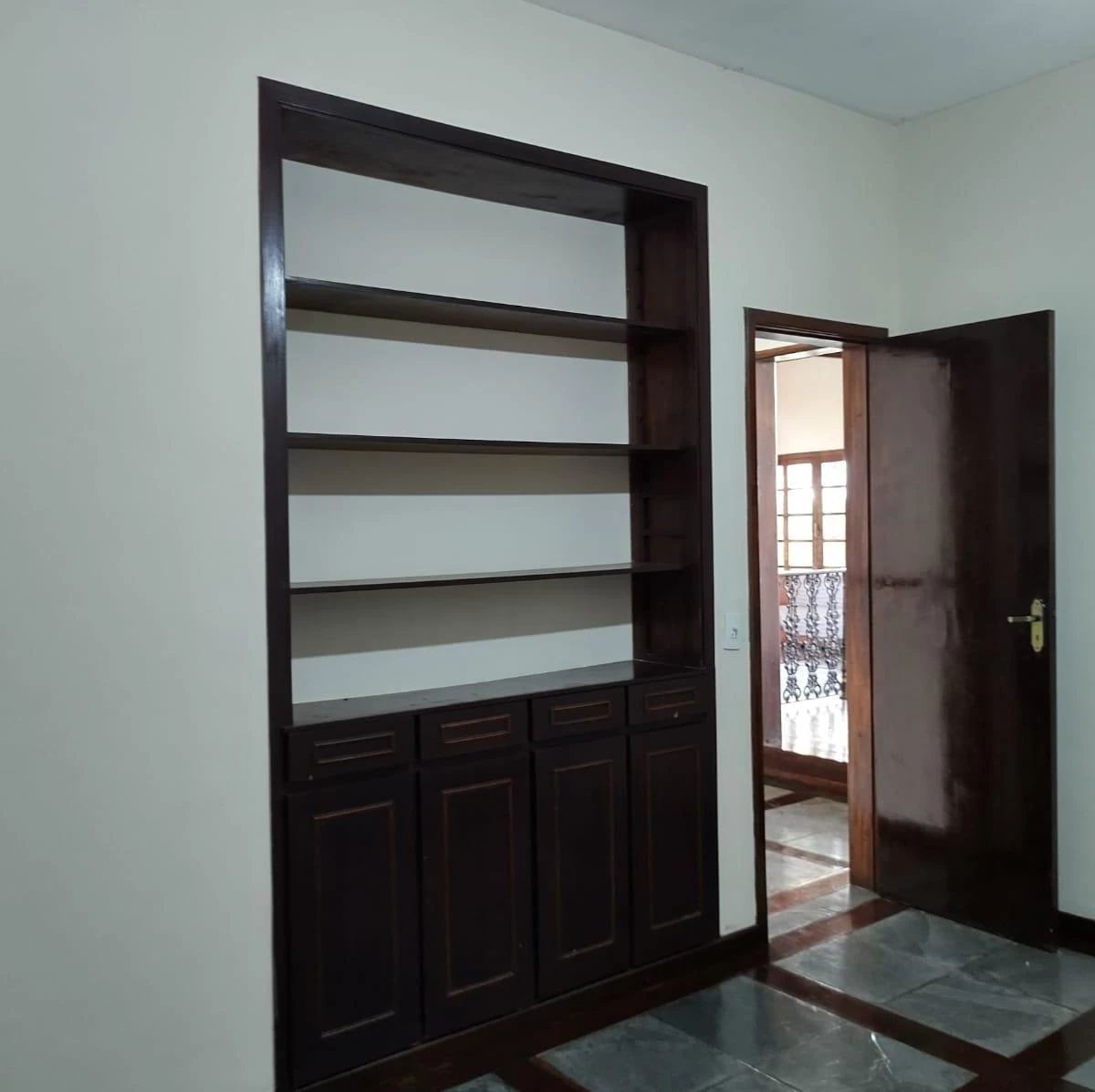 Casa térrea sem mobília com 4 quartos e 6 banheiros — photo 10
