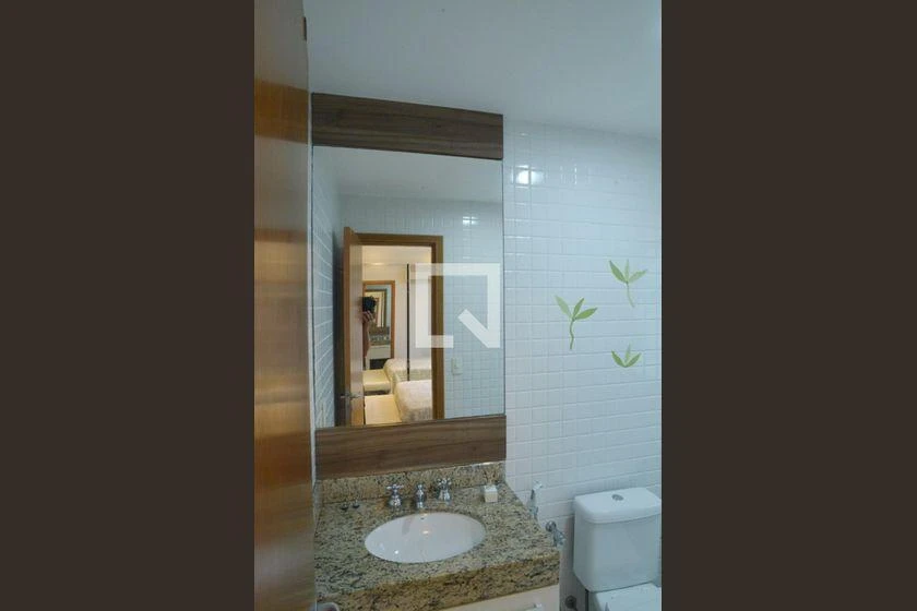 Glass-enclosed balcony in a 4-bedroom apartment, 233 m² — photo 45
