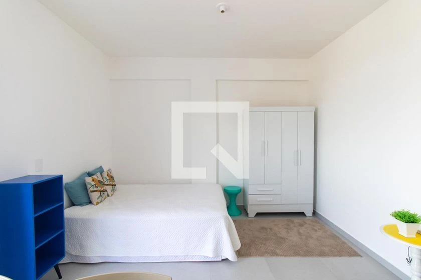 Furnished studio with 1 bedroom and a private garden — photo 7