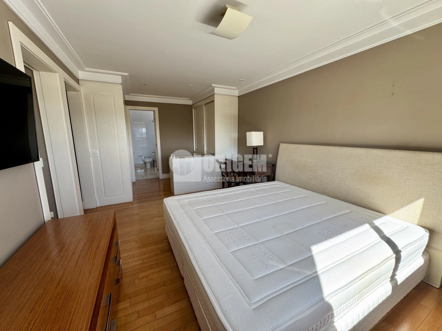 2-bedroom apartment with a bathtub in Curitiba — photo 19