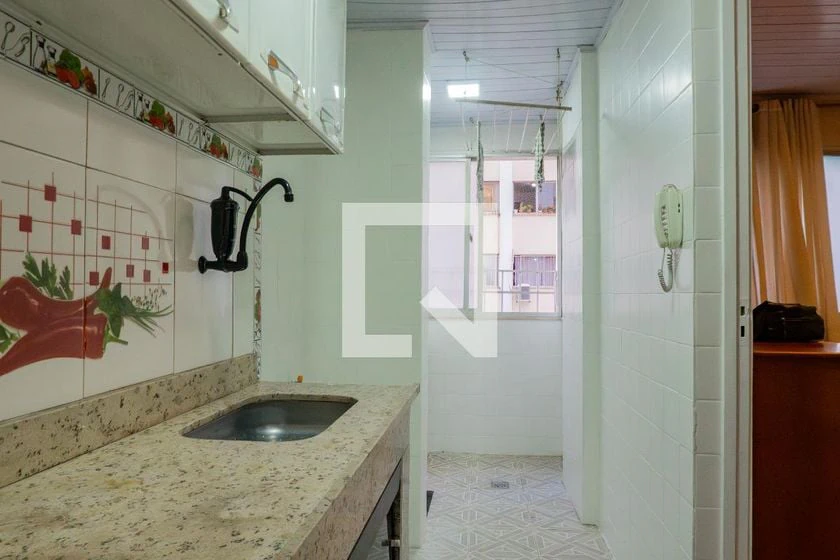 3-bedroom apartment in a building with a pool — photo 21