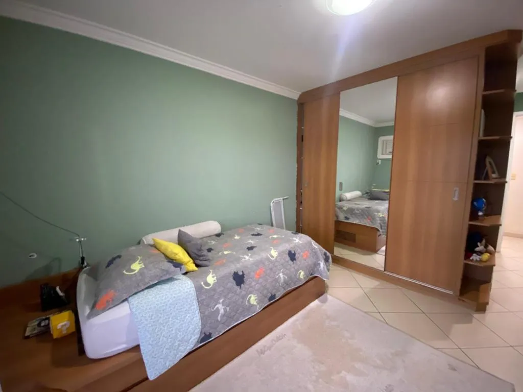 House with 5 bedrooms and open-plan kitchen — photo 27