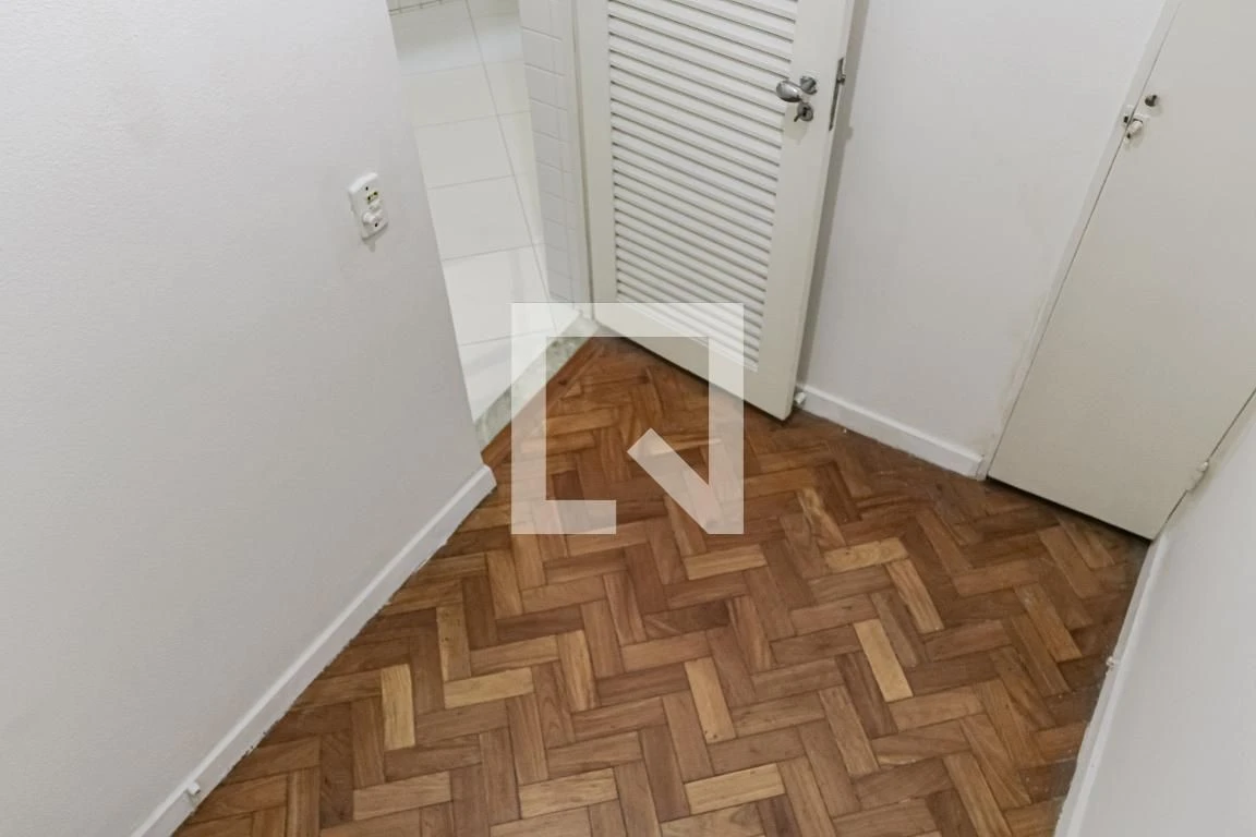 Apartment, 116 m², with wood or laminate floors — photo 44