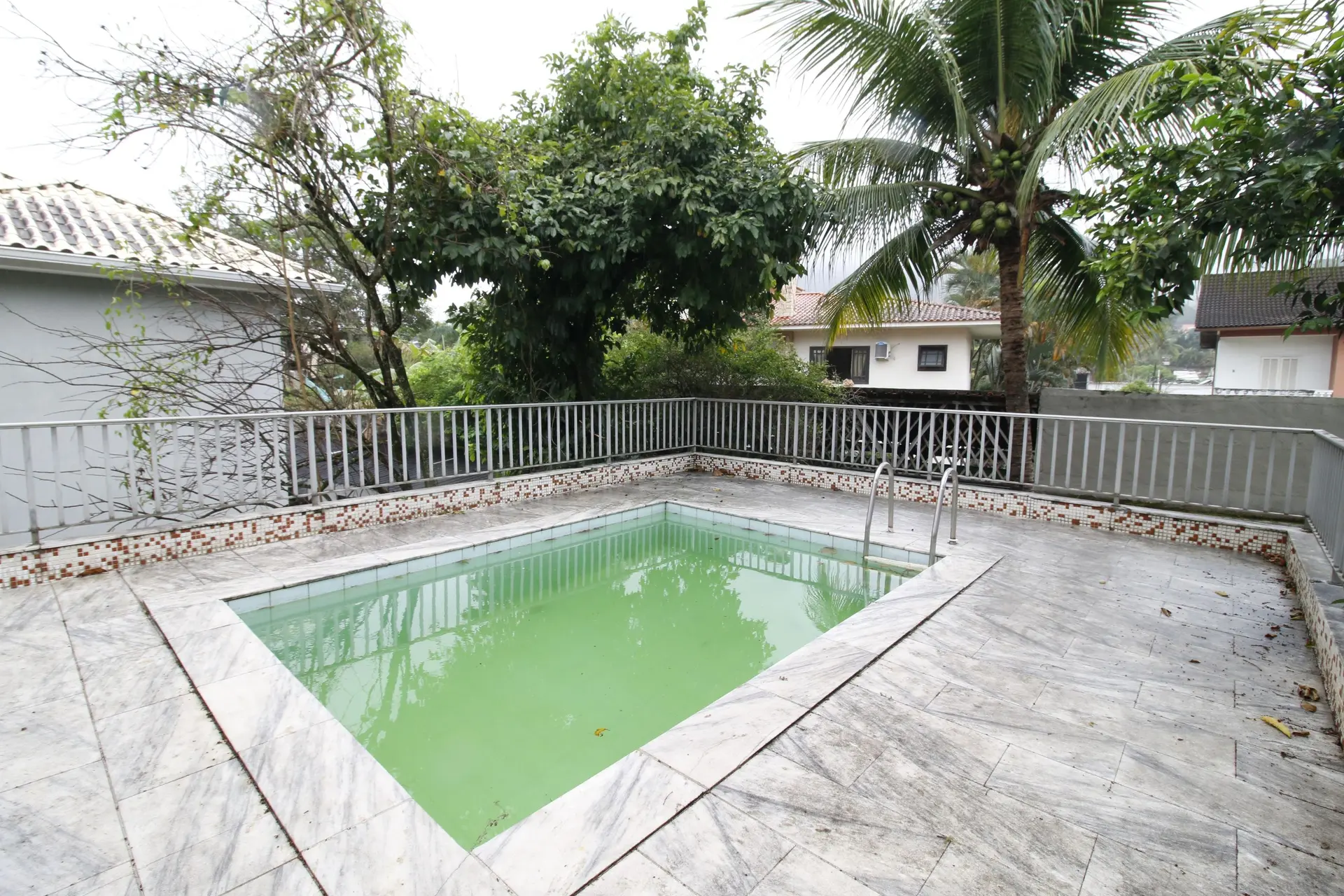 Condo house with 4 bedrooms and 2 en-suites, 3 parking — photo 10