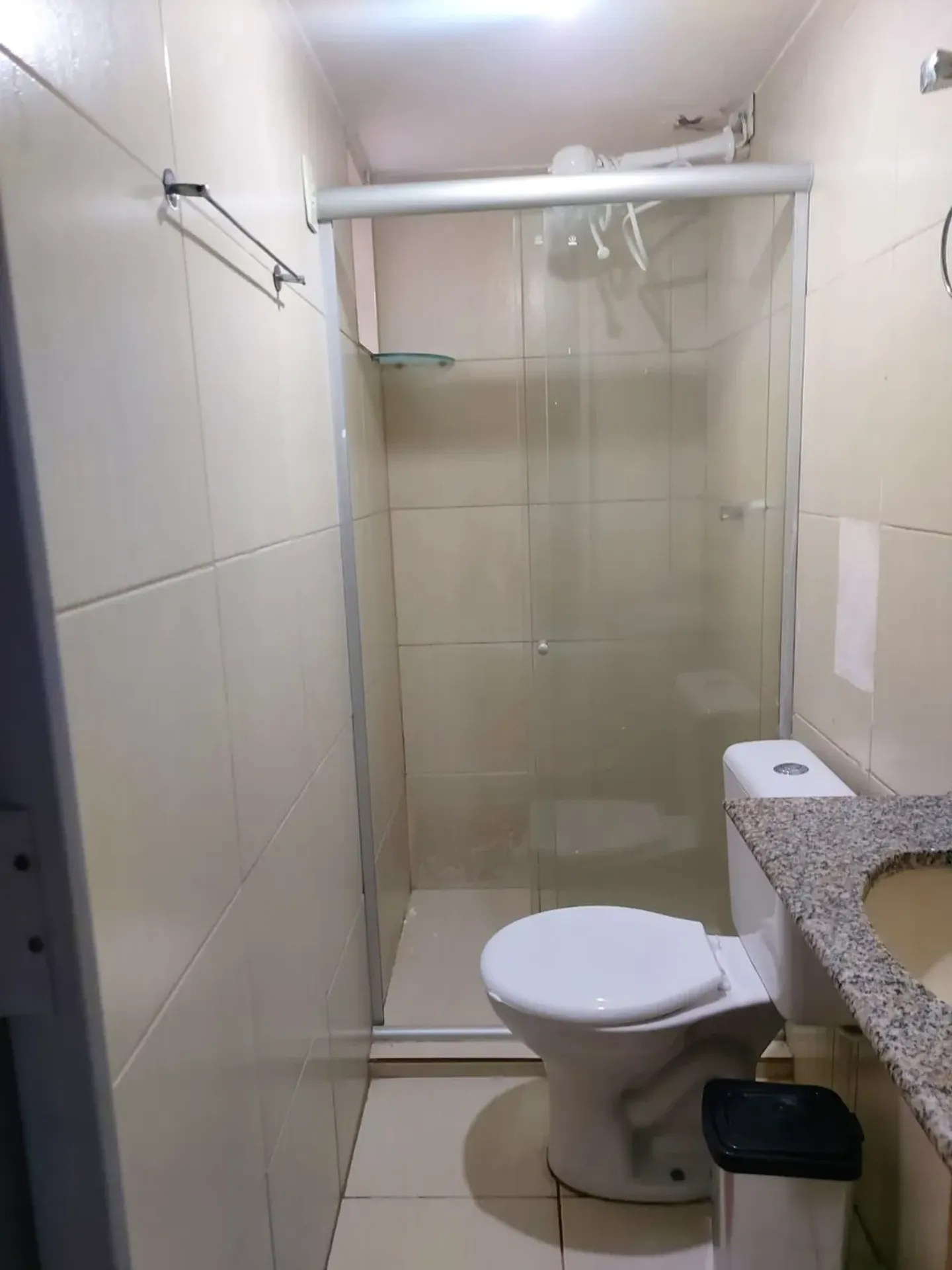Furnished 1-bedroom apartment with private garden and parking — photo 11