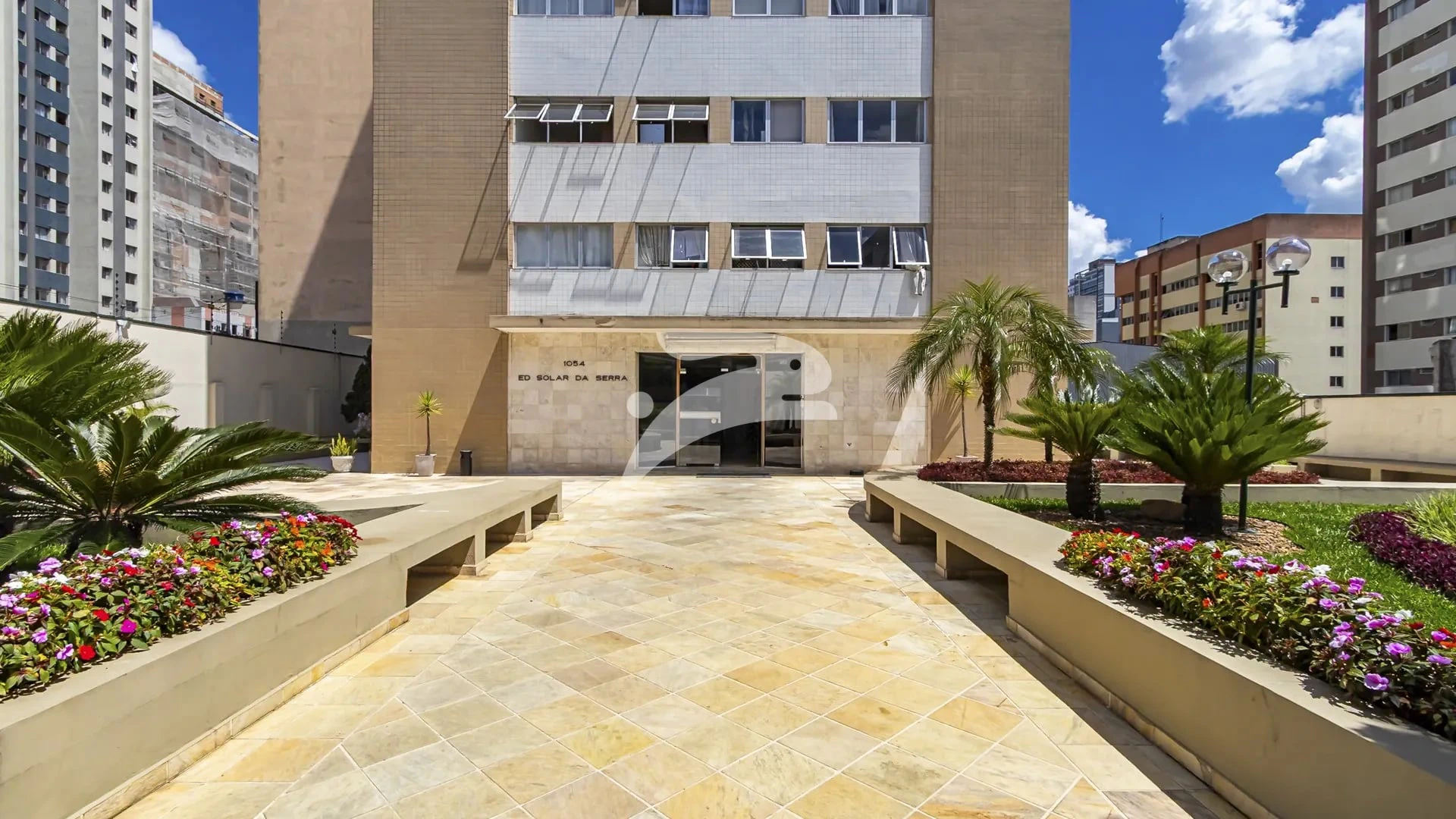 Apartamento de 2 quartos com 56 m² e cozinha separada — photo 4