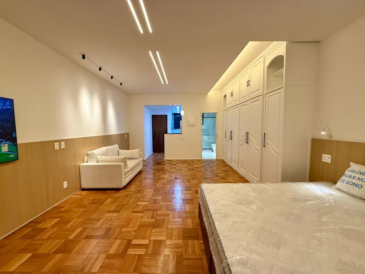 One-bedroom apartment with a home office — photo 4