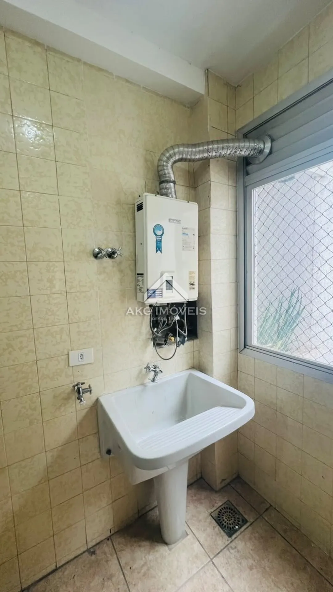 3-bedroom apartment with a home office in Curitiba — photo 3