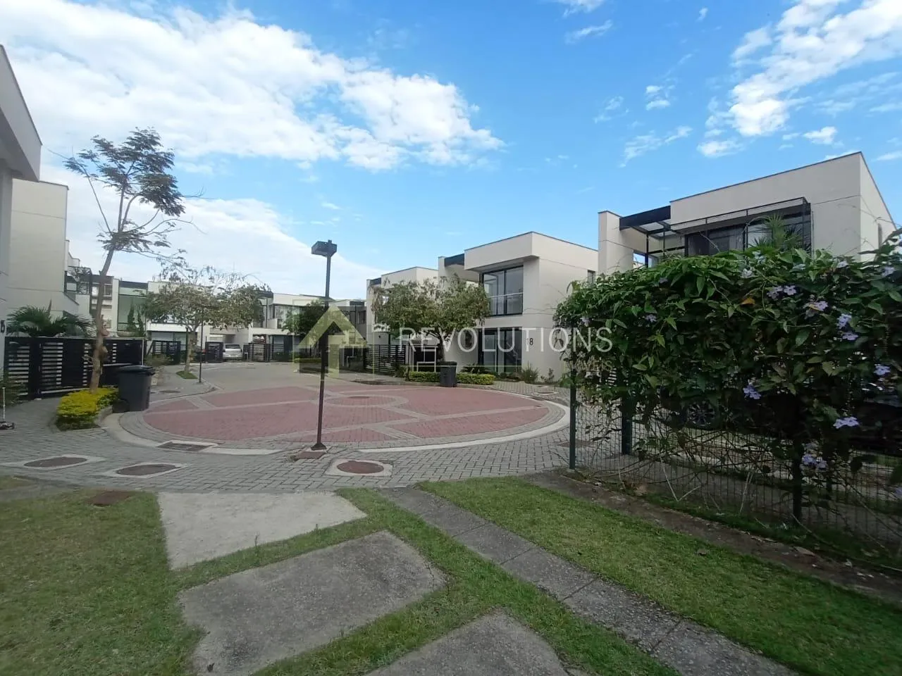 139 m² house with a garden and a private BBQ — photo 13