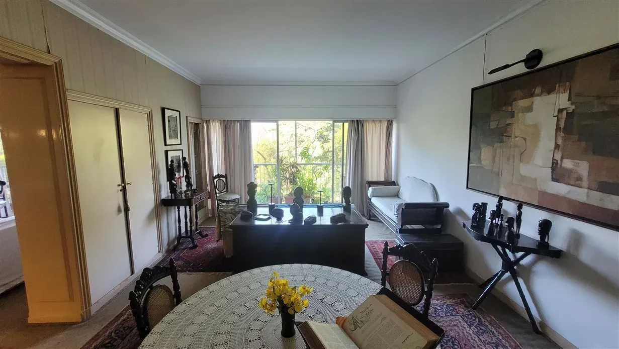 4-bedroom apartment with 280 m² and a glassed balcony — photo 4